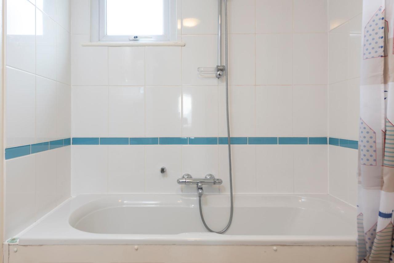 Waves Apartment, St Ives Екстериор снимка